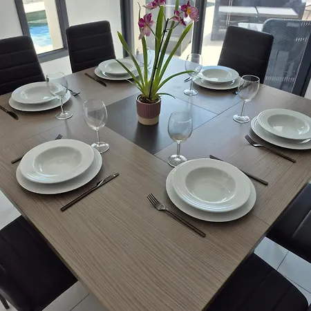 La Signature By Berenice Contemporary With Pool For 6 Guests